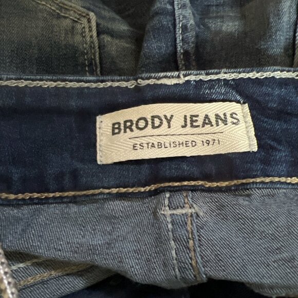 Brody Blue Jean Shorts with Vintage Wash and Rolled Cuffs - Size 30W - Picture 2 of 3